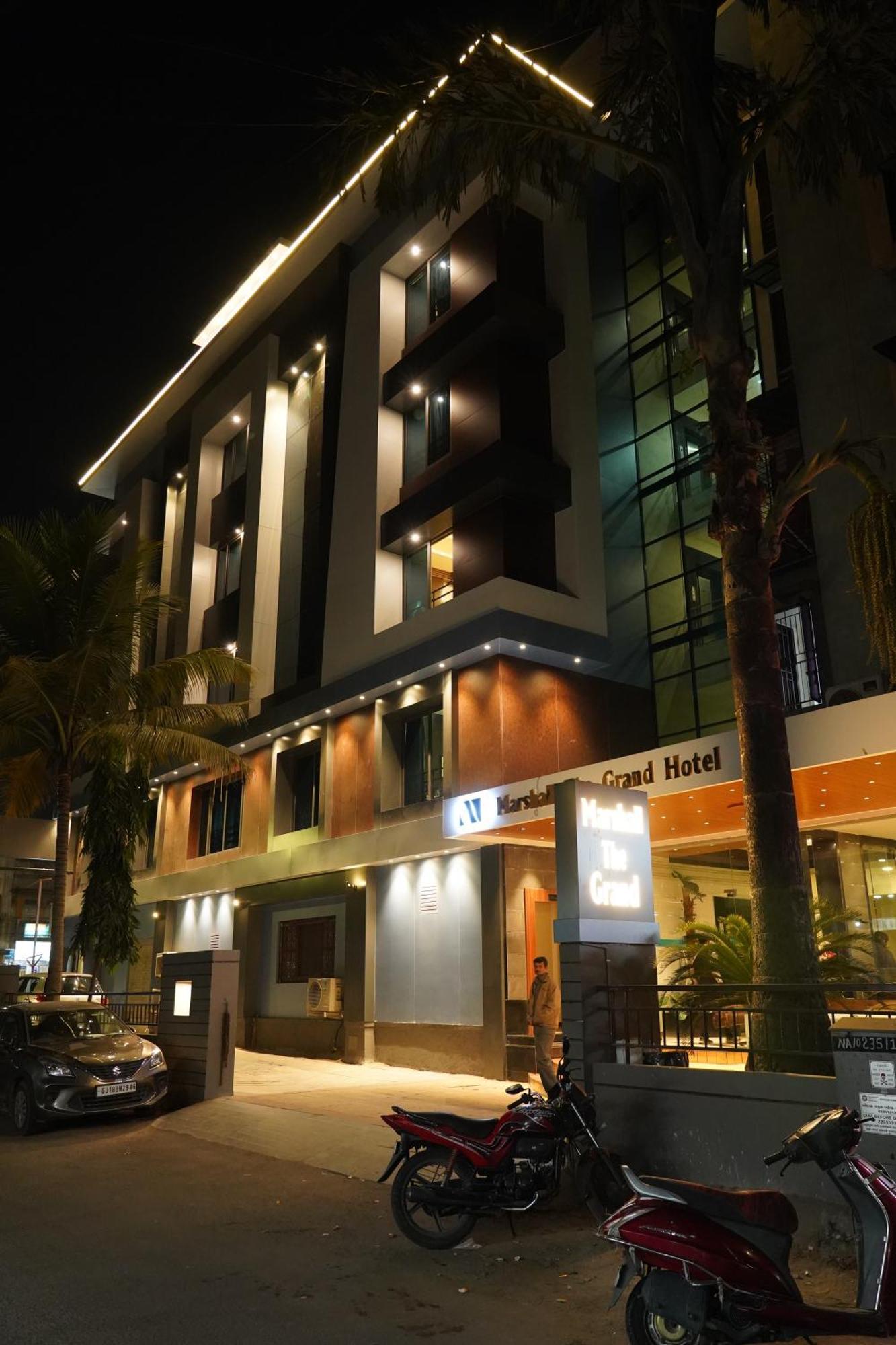 Marshall The Grand Hotel Ahmedabad Exterior photo