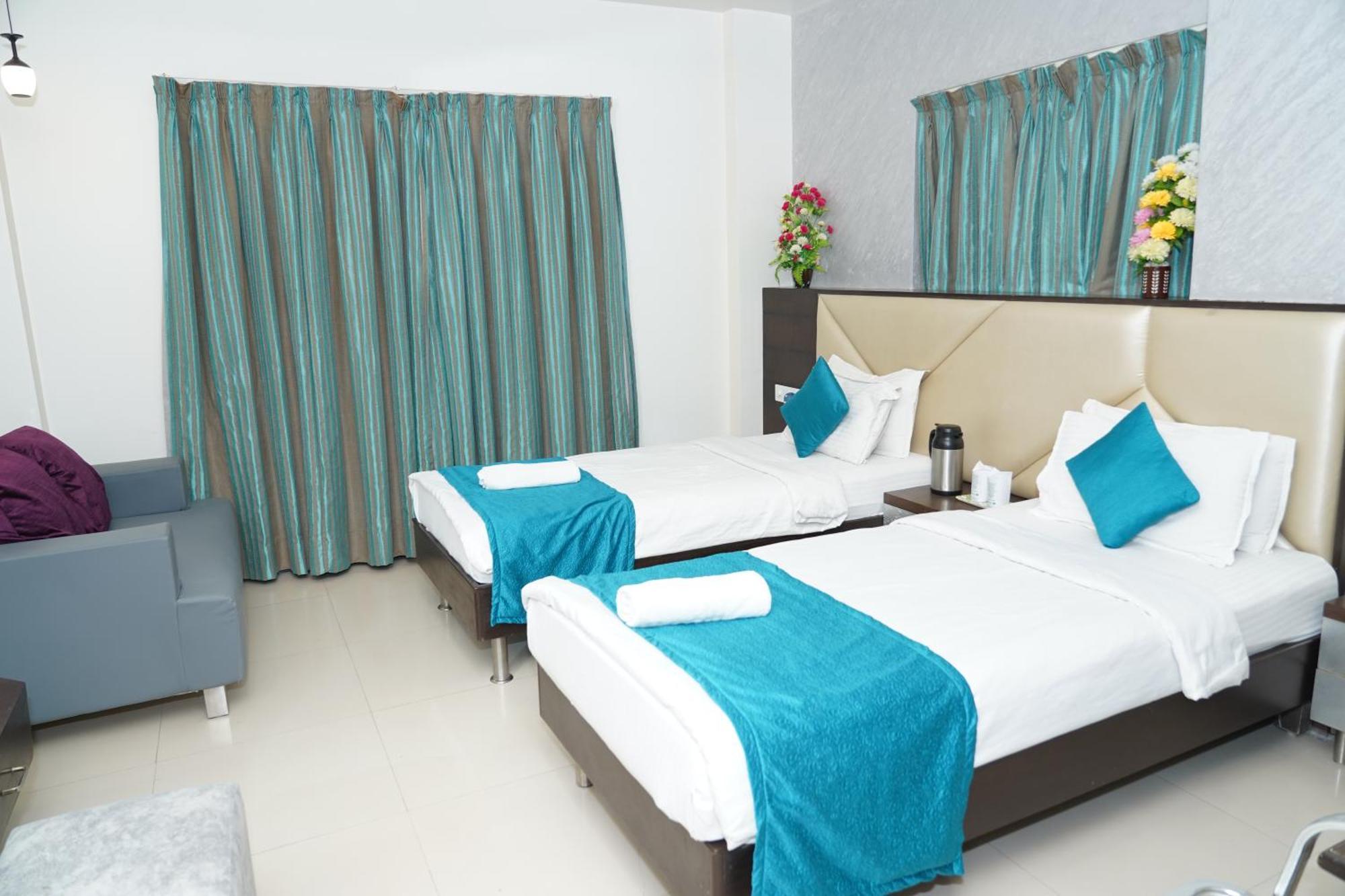 Marshall The Grand Hotel Ahmedabad Exterior photo