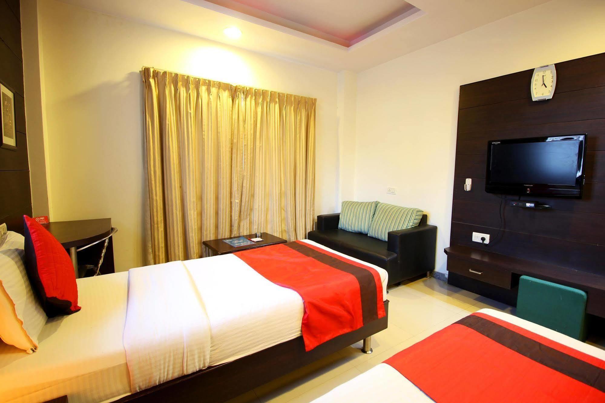 Marshall The Grand Hotel Ahmedabad Exterior photo