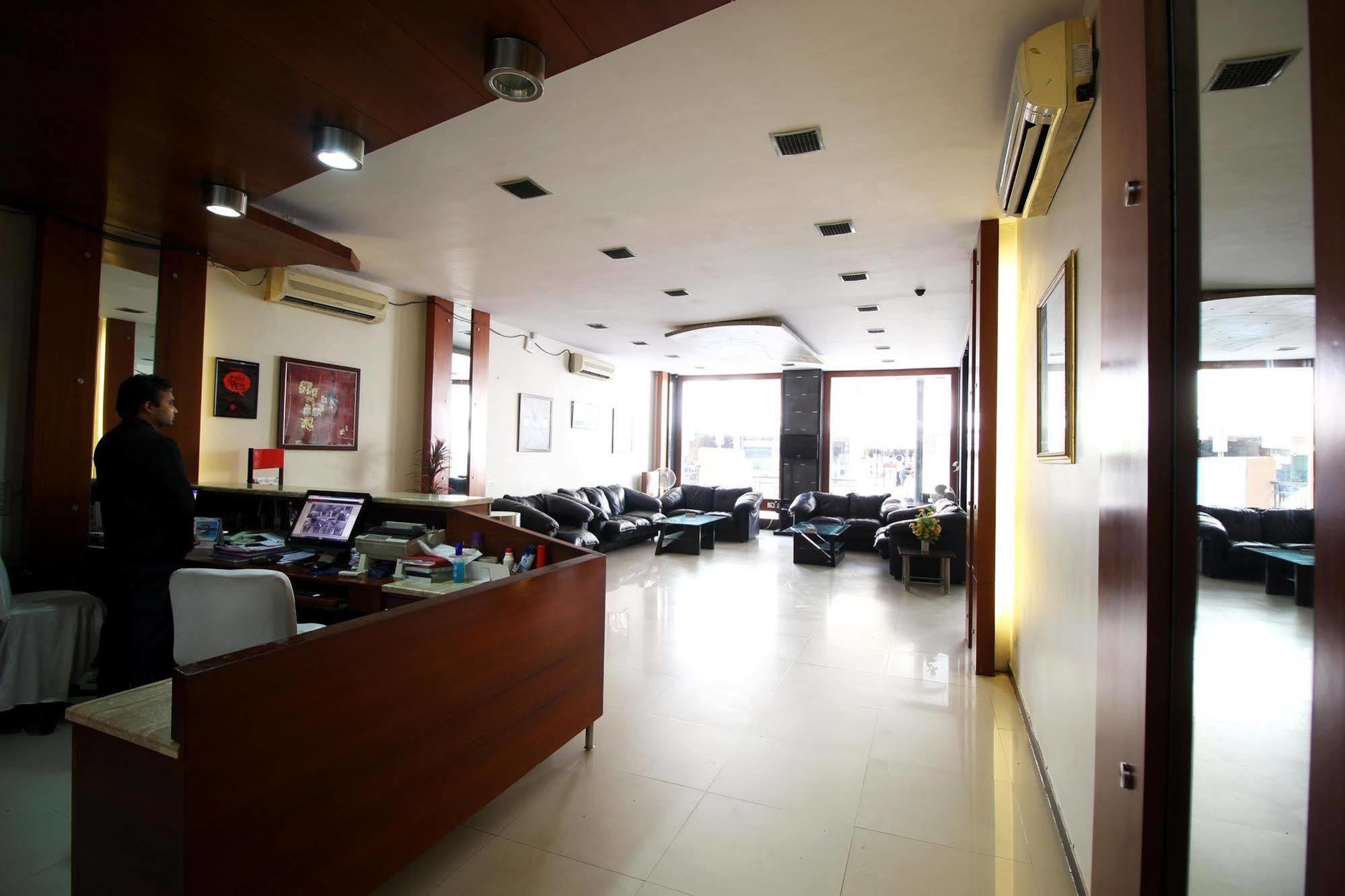Marshall The Grand Hotel Ahmedabad Exterior photo