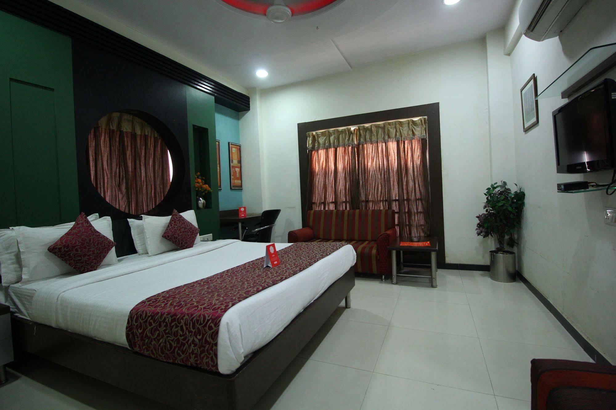 Marshall The Grand Hotel Ahmedabad Exterior photo